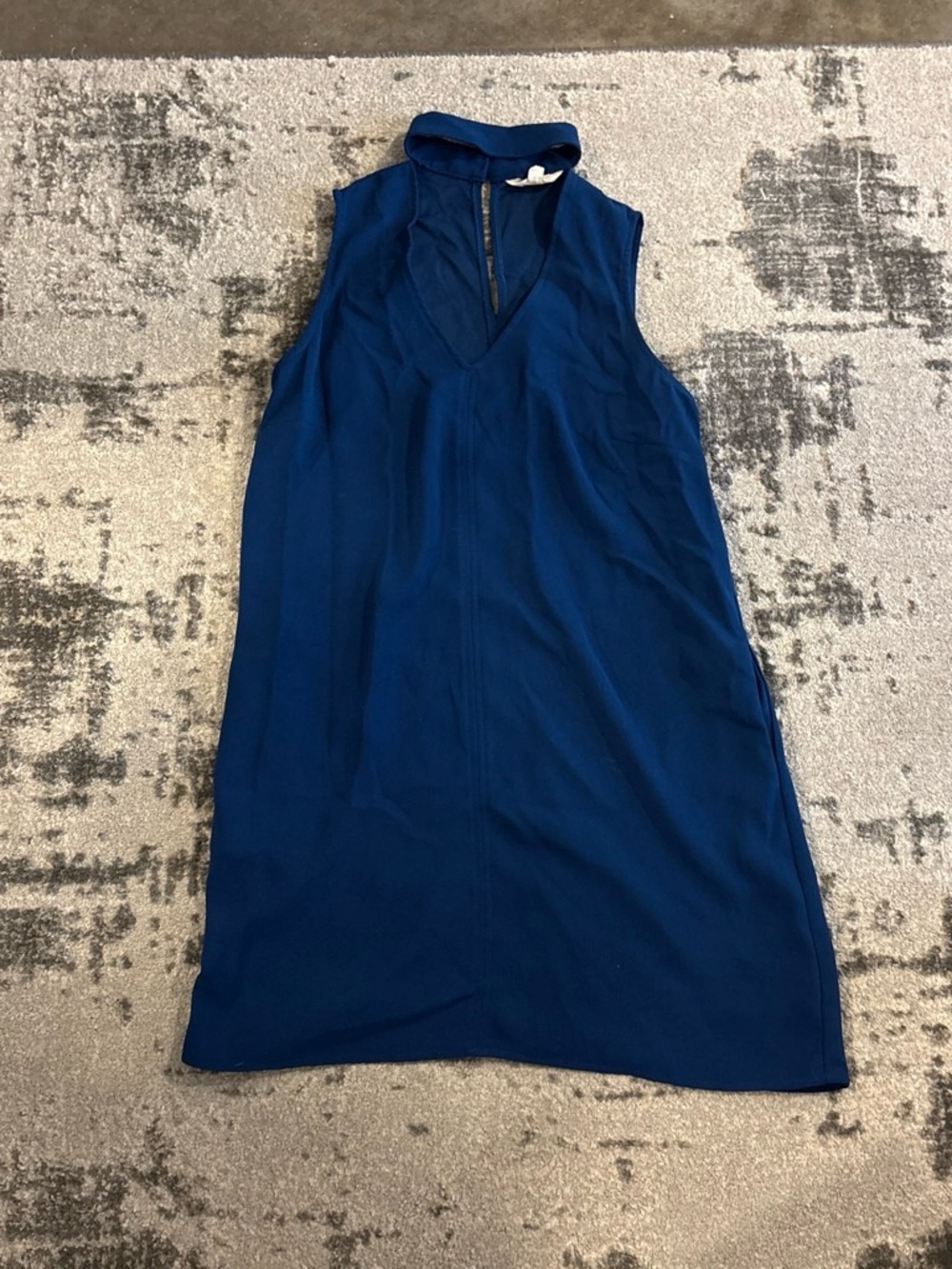 BB Dakota Sleeveless V-Neck Shift Dress in Navy Blue